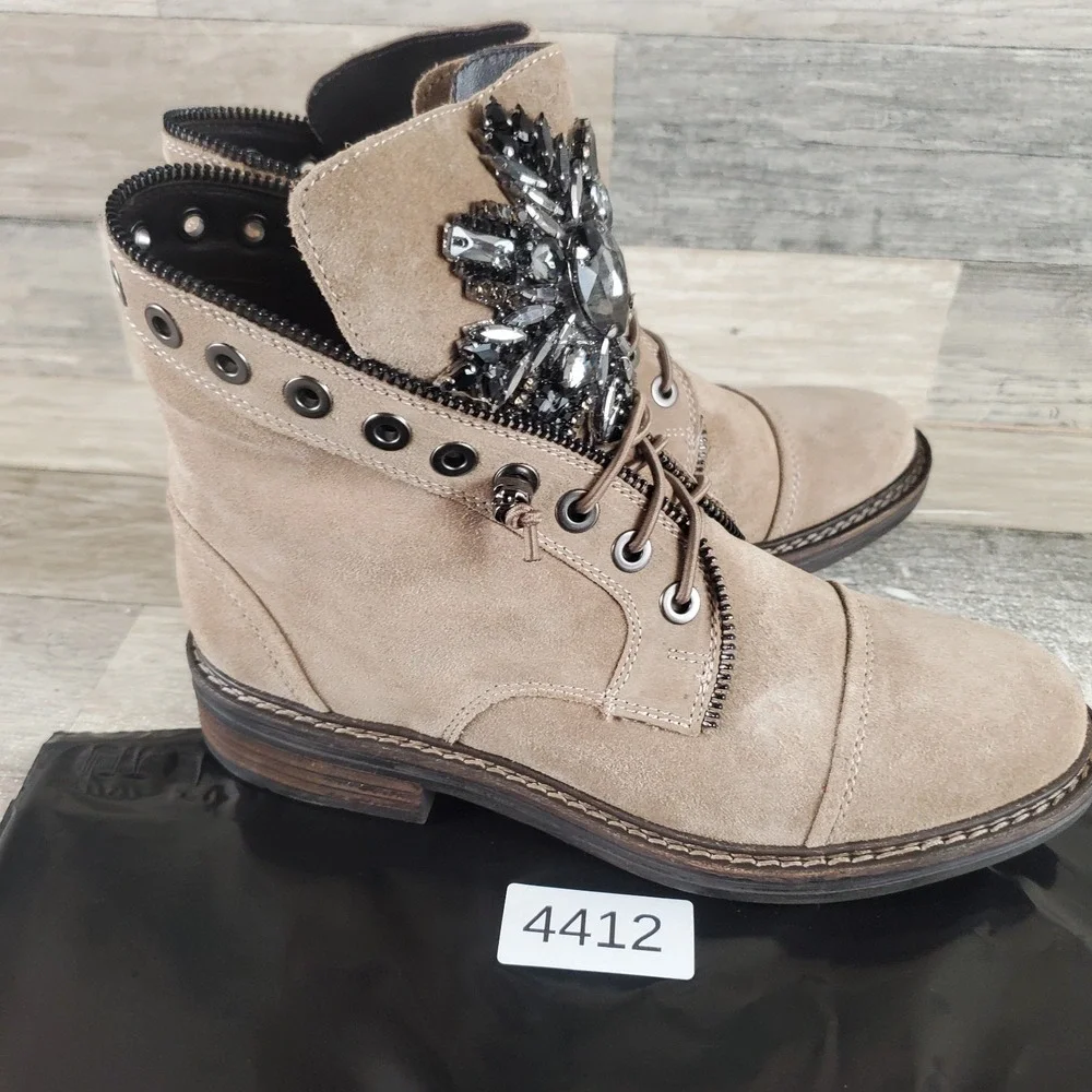 Vince Camuto Sefella Womens Booties Sz 9 M Vison Crosta Suede Lace Up Mid Top